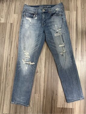 #11 American Eagle Outfitters Super Super Stretch Distressed Skinny Jeans